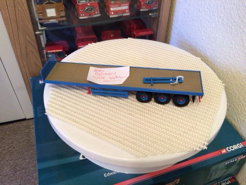 Corgi flat trailer - corgi,