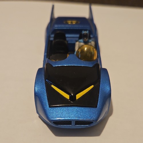 Corgi batman batmobile 43 - batman,