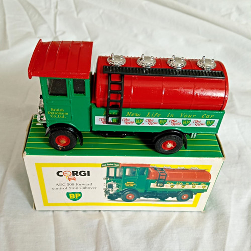 Corgi classics aec 508 - aec, forward