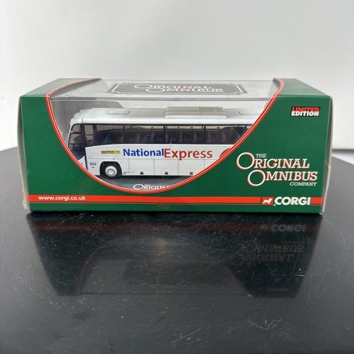 Corgi om46102 plaxton panther - om46102,