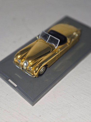Corgi jaguar xk120 gold - jaguar,