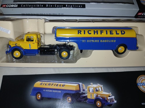 Corgi classics semi - semi, skirted