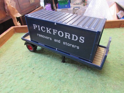 Corgi classics platform - corgi,