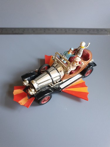Corgi chitty - corgi, bang