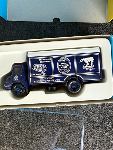 Corgi classics fox - corgi, fox's